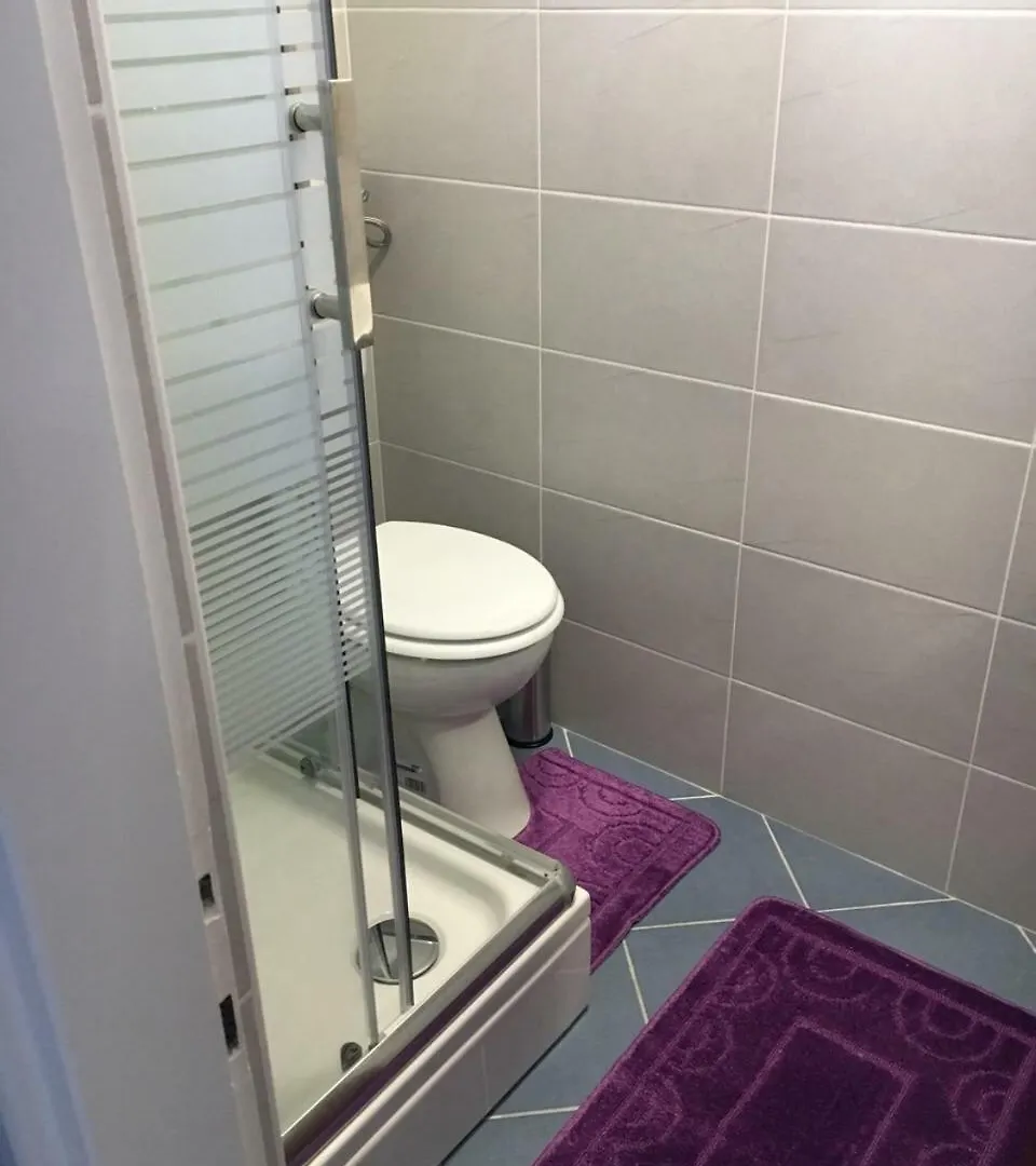 Apartment Kumicic - 3 Bedrooms Icici Croatia
